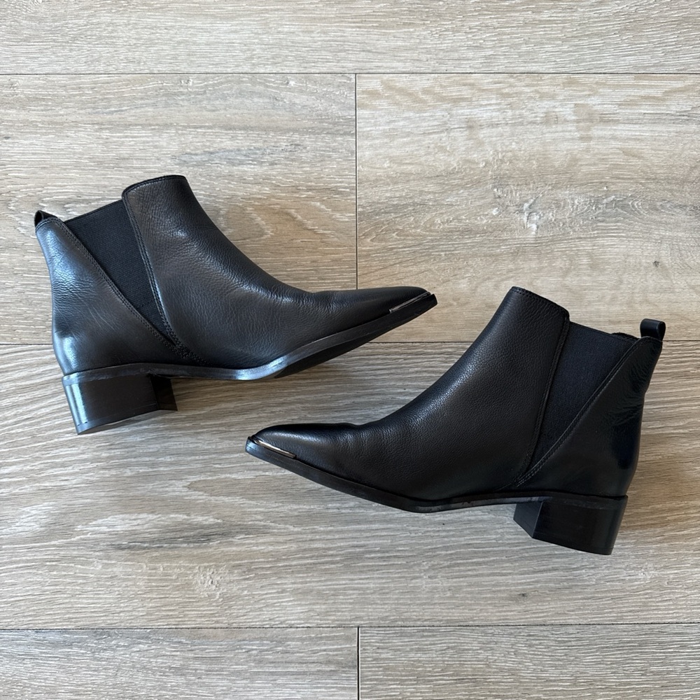 Marc Fisher Boots Womens 6M Chelsea Black Leather Pull On Pointed Toe Casual